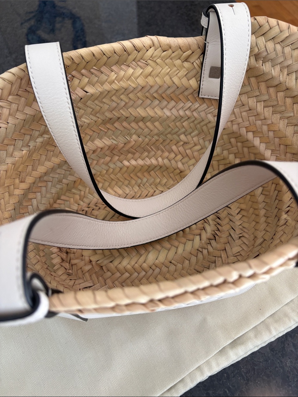 Loewe Small White Raffia - Picture 2 of 5